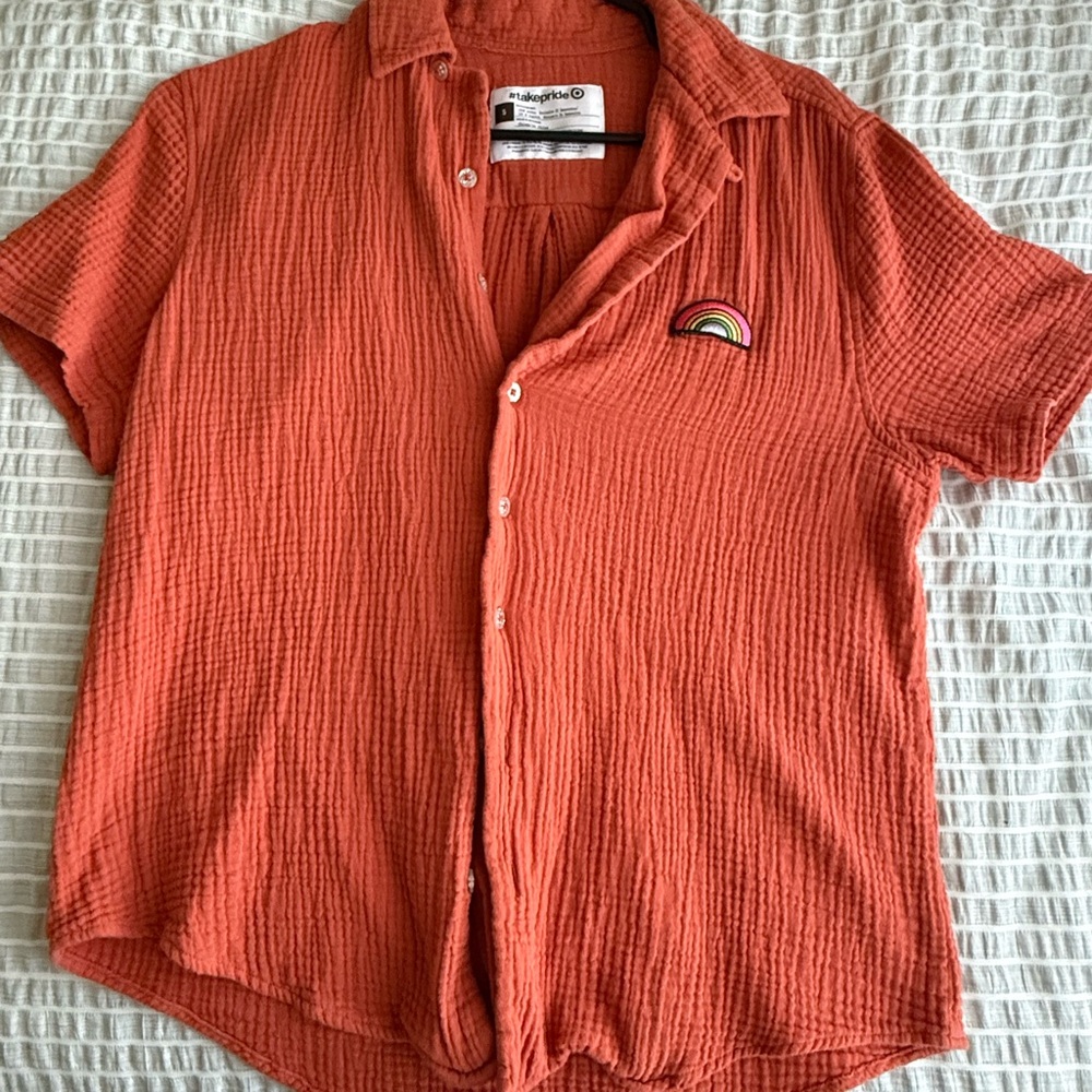 Target pride button up